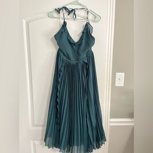 Lulus Emerald Green tie-strap pleated midi dress